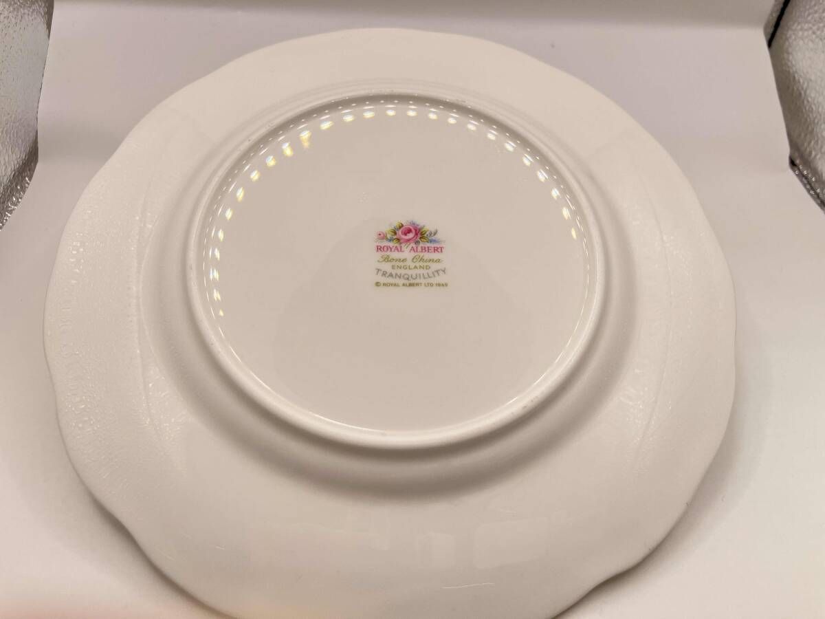ROYAL ALBERT】ロイヤルアルバート トランキュリティ プレート 18cm