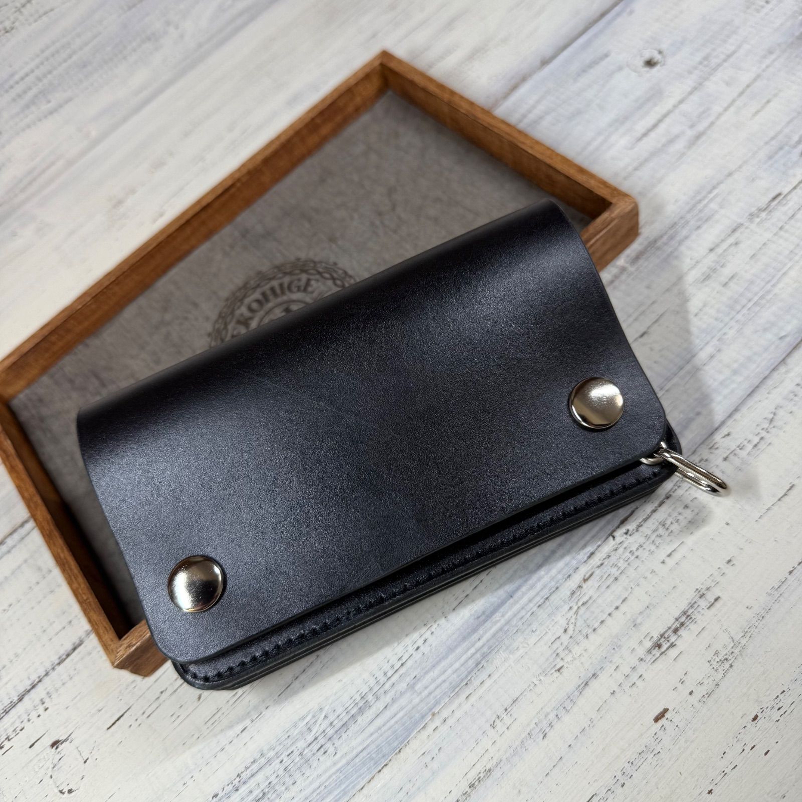 トラッカーウォレットミドル 3層】ブラック 北米ステア シルバー YKK