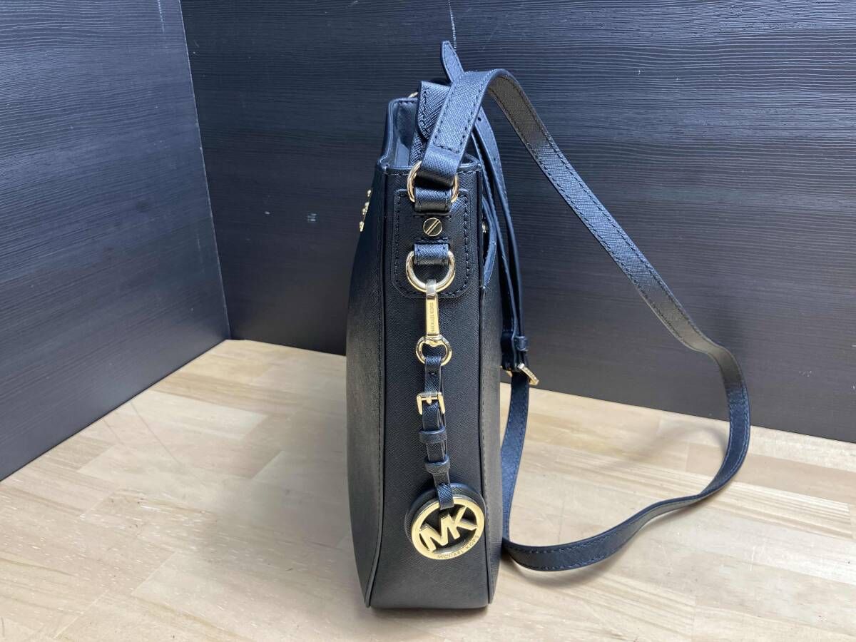 ショルダーバッグ