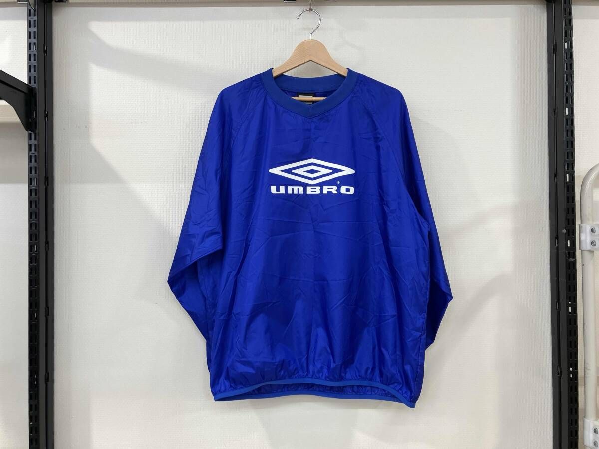 UMBRO アンブロ ピステ ナイロンプルオーバー サイズM～L 青 ブルー ナイロン メンズ ロゴプリント プリント剥がれ有り 長袖 汚れ有り 90 s