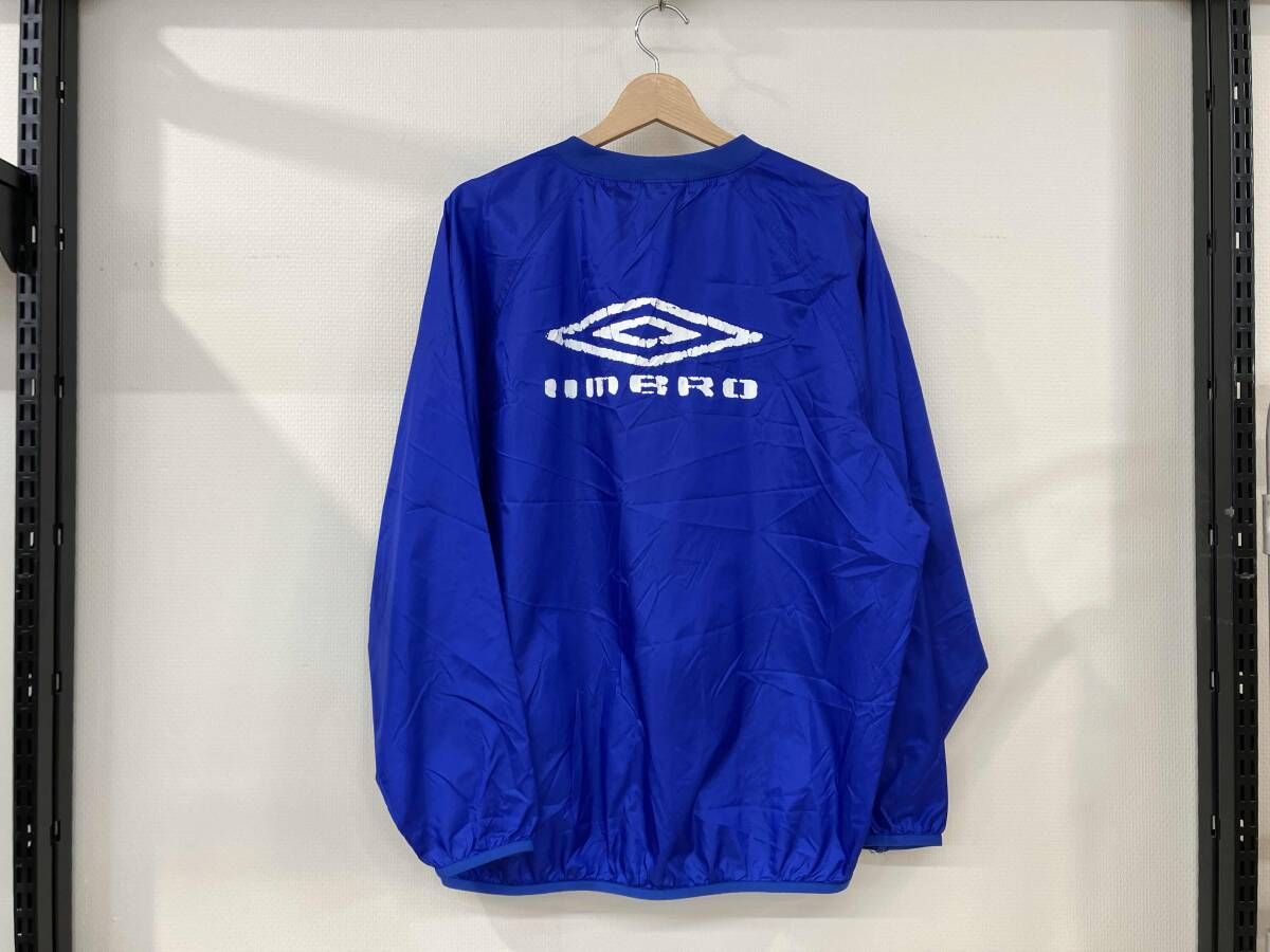 UMBRO アンブロ ピステ ナイロンプルオーバー サイズM～L 青 ブルー ナイロン メンズ ロゴプリント プリント剥がれ有り 長袖 汚れ有り 90 s