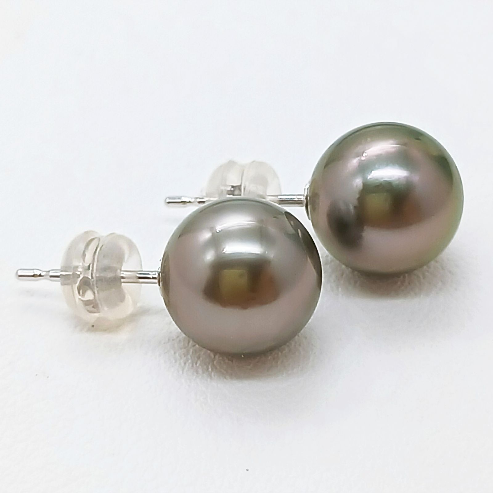 SKパール】K14WG南洋黒蝶真珠スタッドピアス・照りの良い9、6ミリ真円