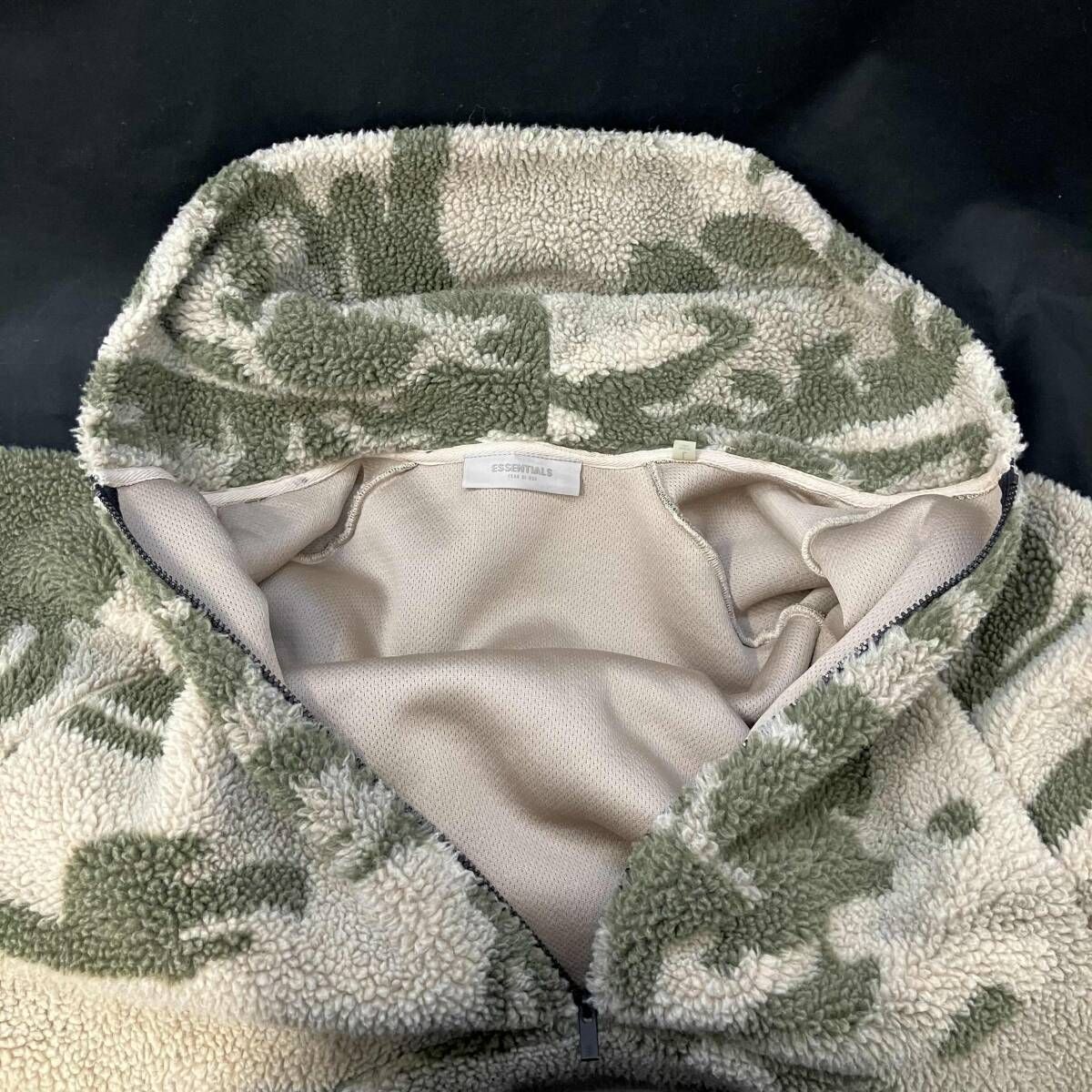 FEAR OF GOD ESSENTIALS フィアオブゴッド エッセンシャルズ フリース