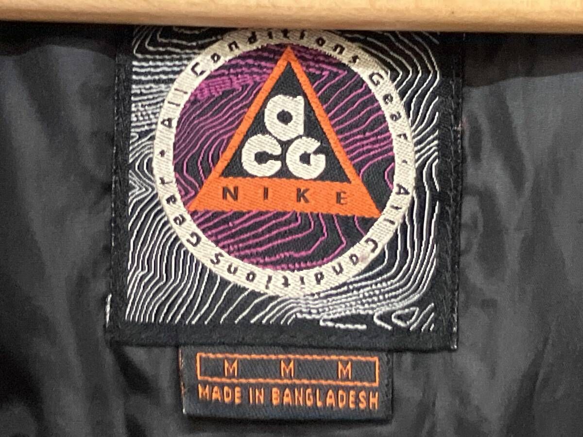 NIKE ACG ナイキエィシージー ダウンジャケット アウター メンズM ブラック ナイロン 羽毛 ポリエステル バングラデシュ製 F 6 01 04 YNG ジャンパー ブルゾン ジャケット アウター メンズ
