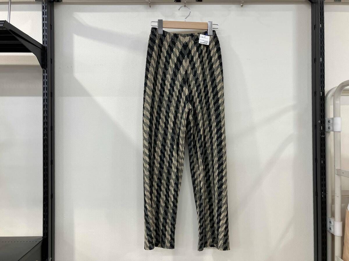 ISSEY MIYAKE イッセイ ミヤケ パンツ ボトム サイズS IM 84 FF 913 ブラック ベージュ チェック柄 プリーツ レディース ウエスト総ゴム