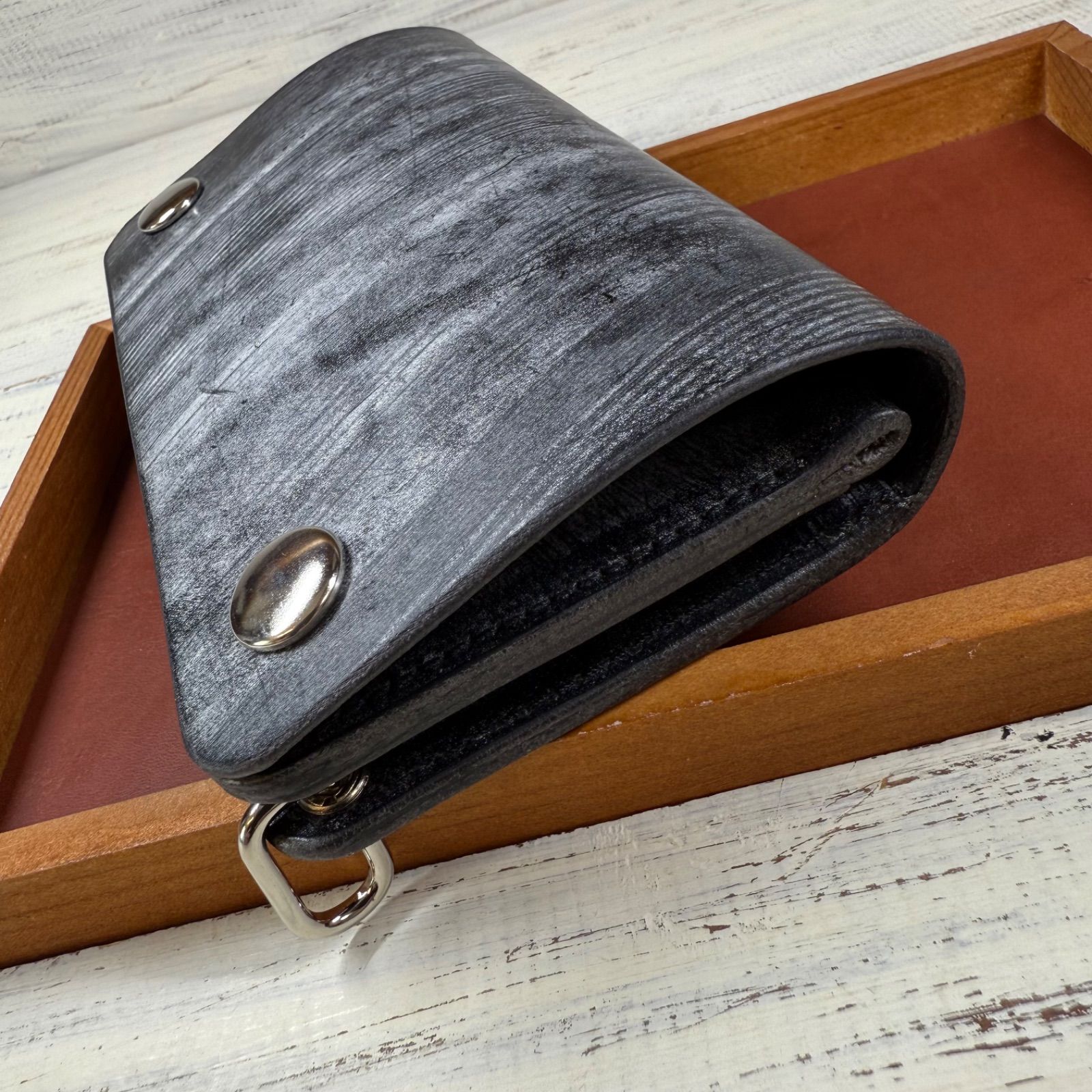 トラッカーウォレット ミドル 2層】 ブライドルレザー シルバー YKK