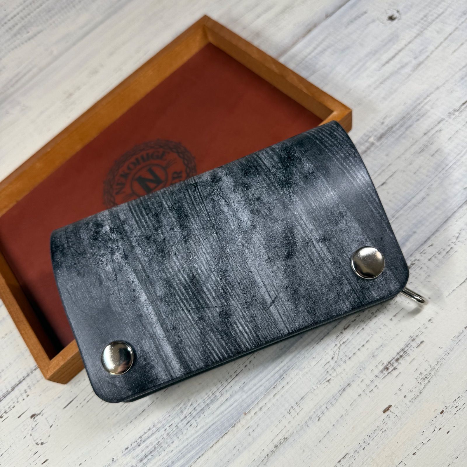 トラッカーウォレット ミドル 2層】 ブライドルレザー シルバー YKK トラッカーウォレット ミドル 2層】 ブライドルレザー シルバー YKK