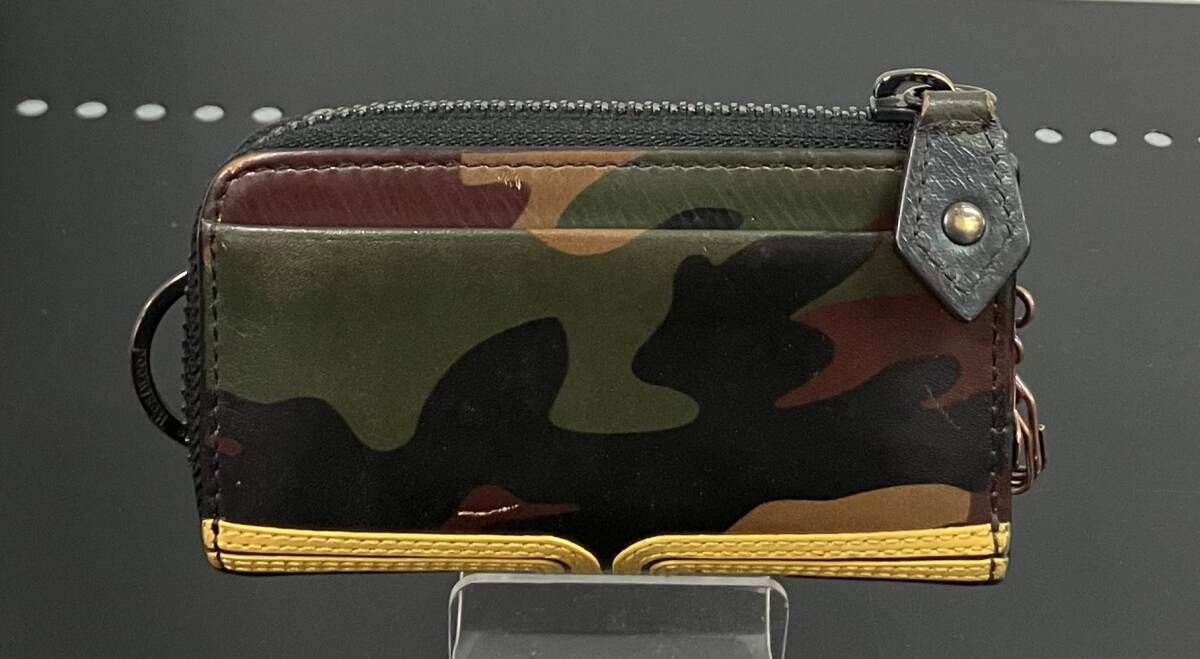 VIVIENNE WESTWOOD ヴィヴィアン ウエストウッド キーケース 総柄 迷彩 オーブ 小銭入れ 箱あり ロゴ 財布 二つ折り インポート
