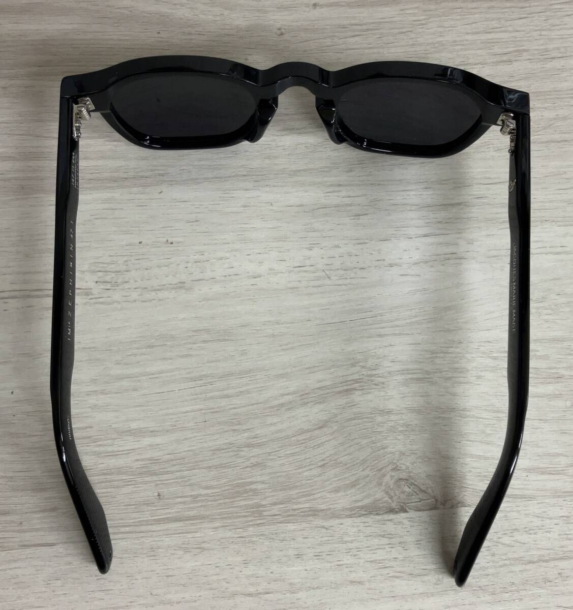 ブラックフレーム