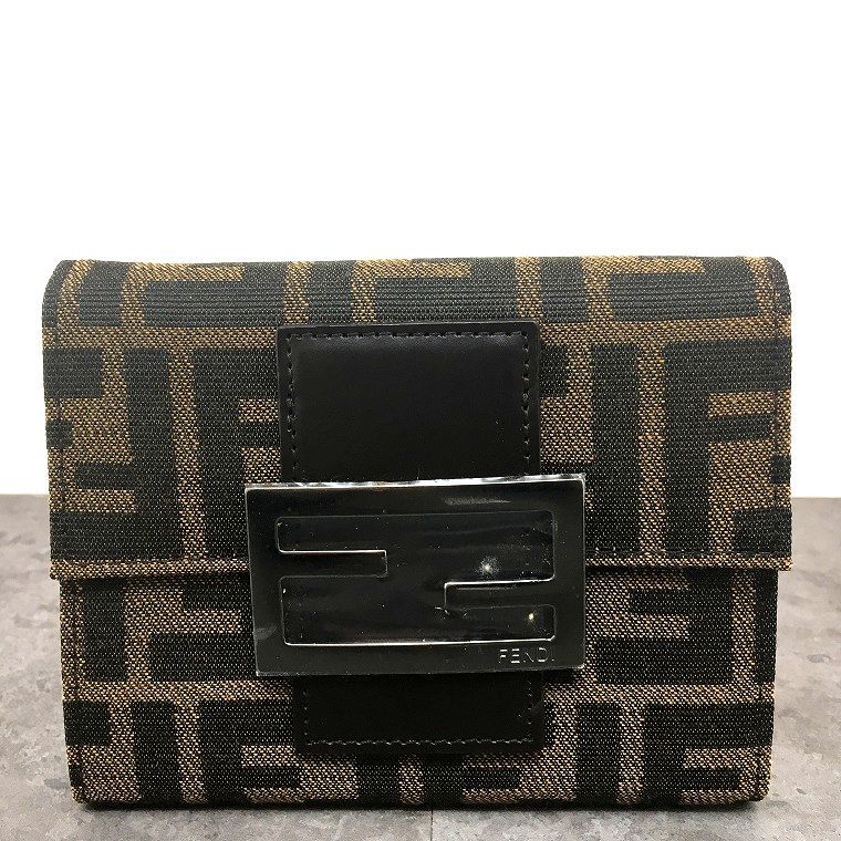 送料込み！ 極美品 FENDI 三つ折り財布 8M0023 ズッカ マンマ 158