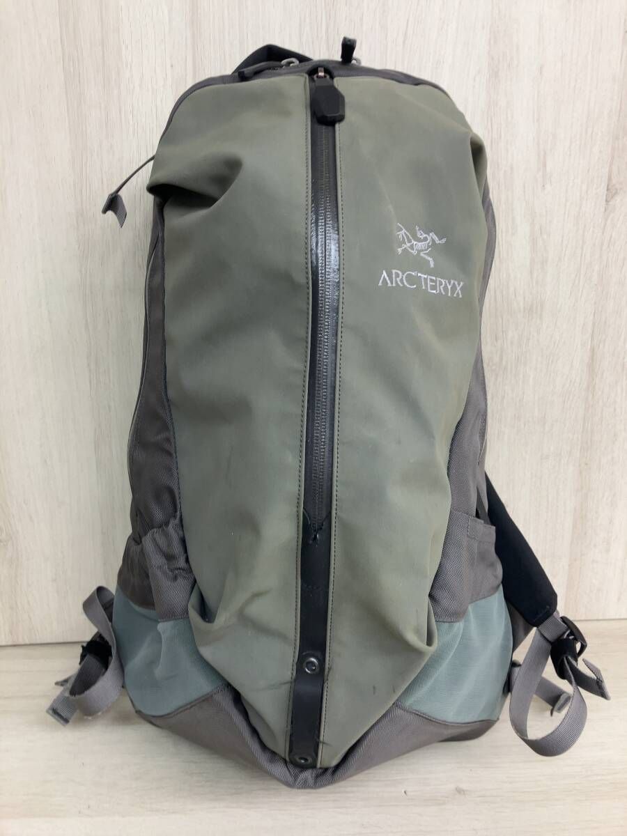 ARC TERYX アークテリクス BEAMS別注 リュック 28718 SMU ARRO 22 BACKPACKバックパック グレー系 グリーン系 アウトドア ユニセックス