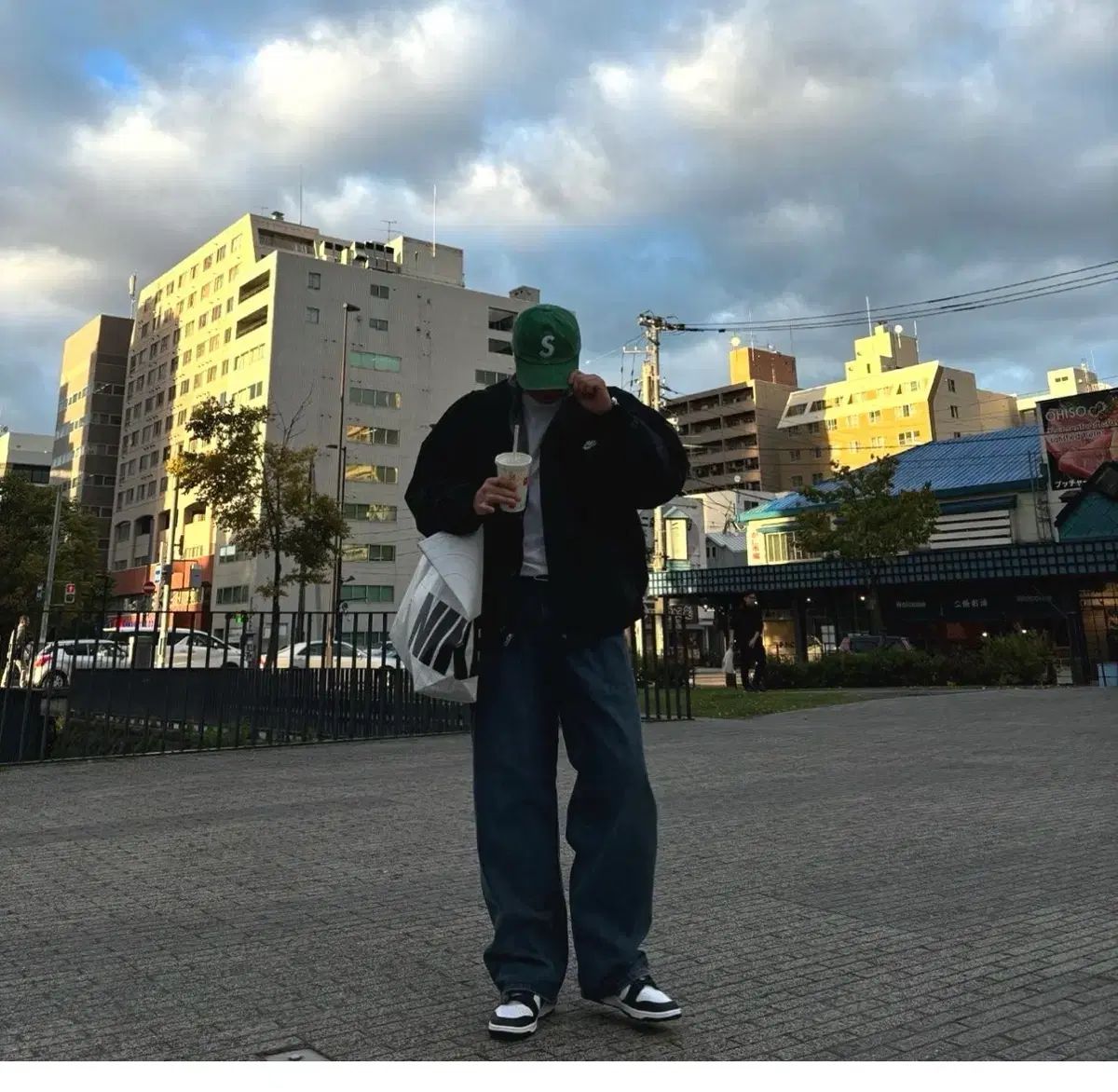 【本物保証，新作登場】 ツータック ワイド パンツ インディゴデニム 32-33 程度