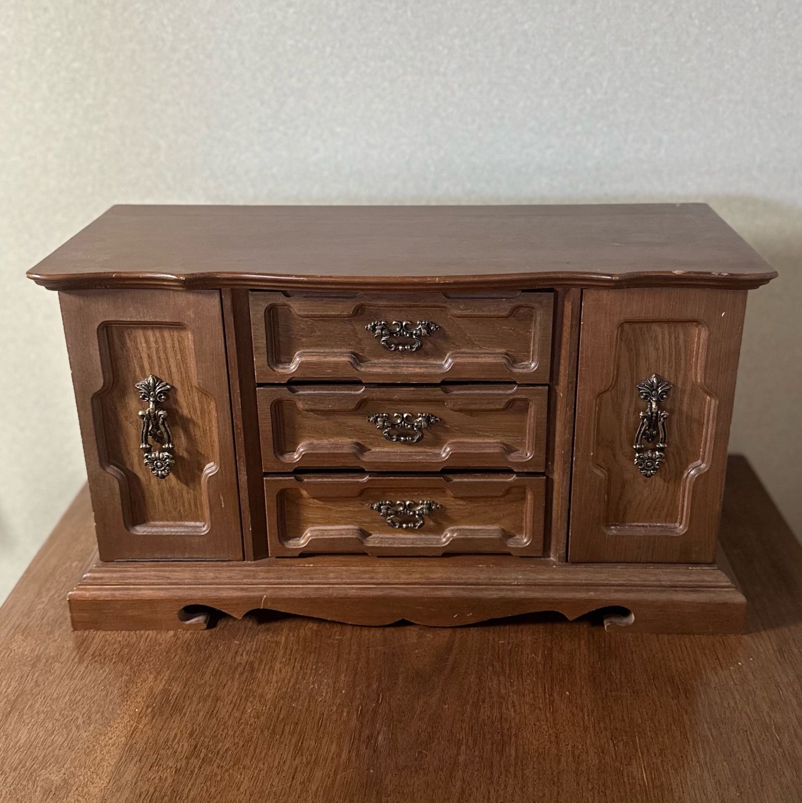 1980年代ヴィンテージ 木製ジュエリーボックス ジュエリーボックス アンティーク調 幅約50 cm 小物木製収納 引き出し クラッシック 昭和レトロ 小物収納 木製収納