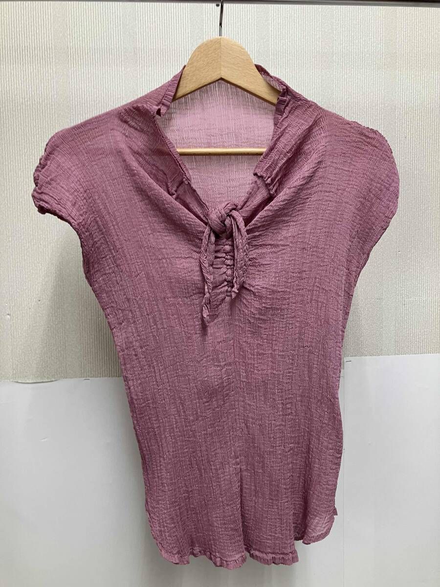 イッセイミヤケ　ビンク　ノースリーブ　カットソー　しわ加工　デザイン イッセイミヤケ ビンク ノースリーブ カットソー しわ加工 デザイン