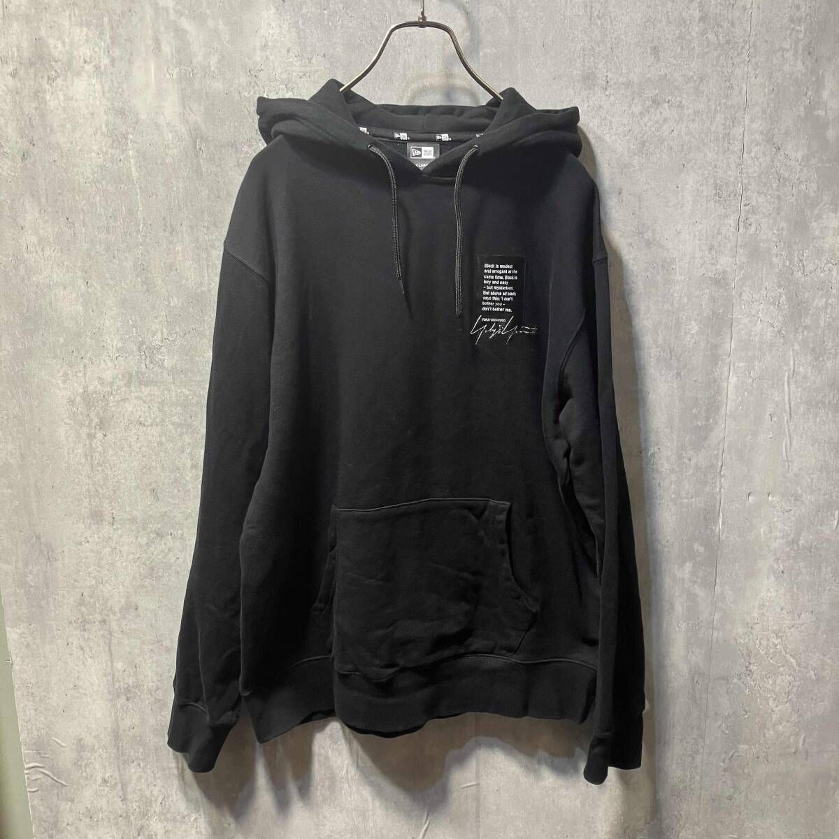 22 AW YOHJI POUR HOMME × ERA YY LABEL LOGO HOODIE HE-T 94-088 サイズXL ブラック ヨウジヤマモトプールオム×ニューエラ