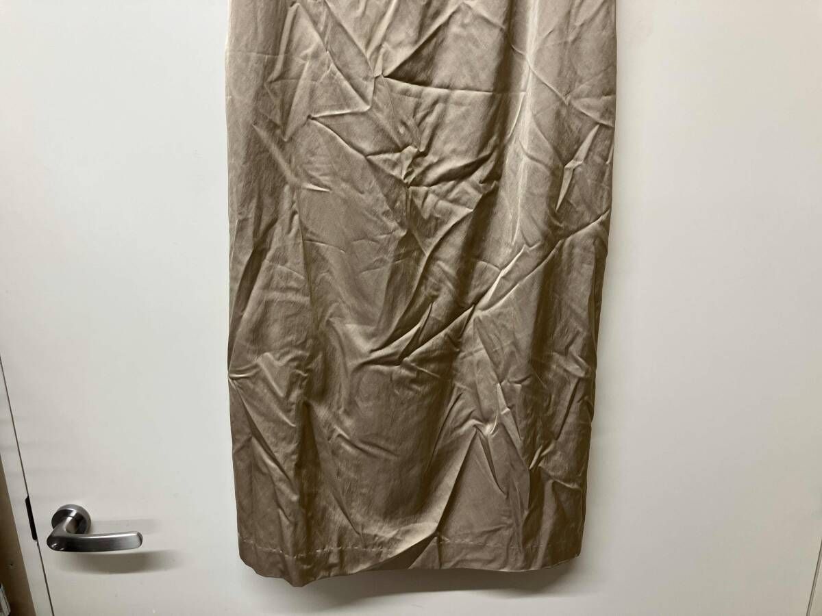 conte サテンダーツタイトスカート