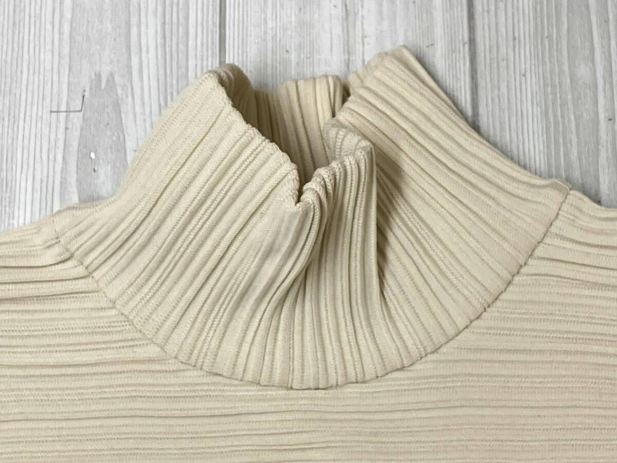 プリーツプリーズ ハイネック