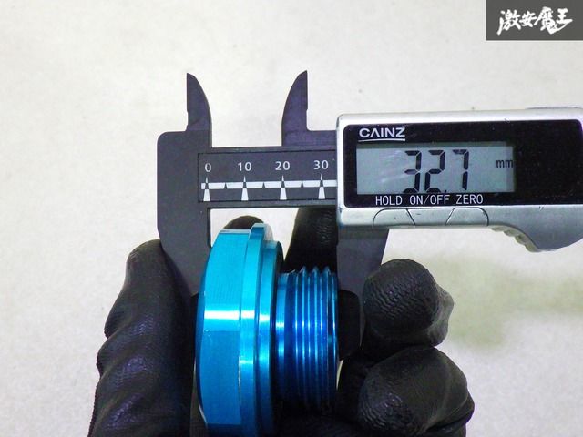 ストア出品】 TRD オイルフィラーキャップ オイルキャップ ネジ式 青