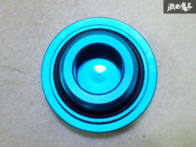 TRD オイルフィラーキャップ AE92/AE86などにいかがですか？ TRD オイルフィラーキャップ 樹脂製 ブラック ネジ式 レビン / トレノ