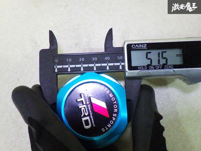 ストア出品】 TRD オイルフィラーキャップ オイルキャップ ネジ式 青