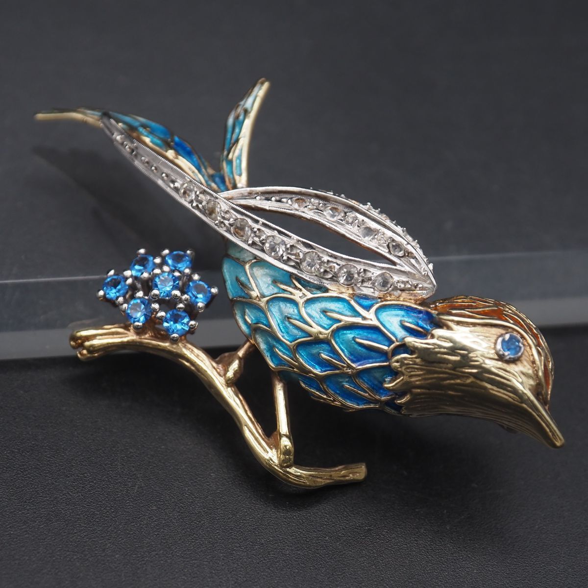 L 373 ブルーストーン ダイヤモンド風 ブローチ バード ブルーエナメル ゴールド デザイン
