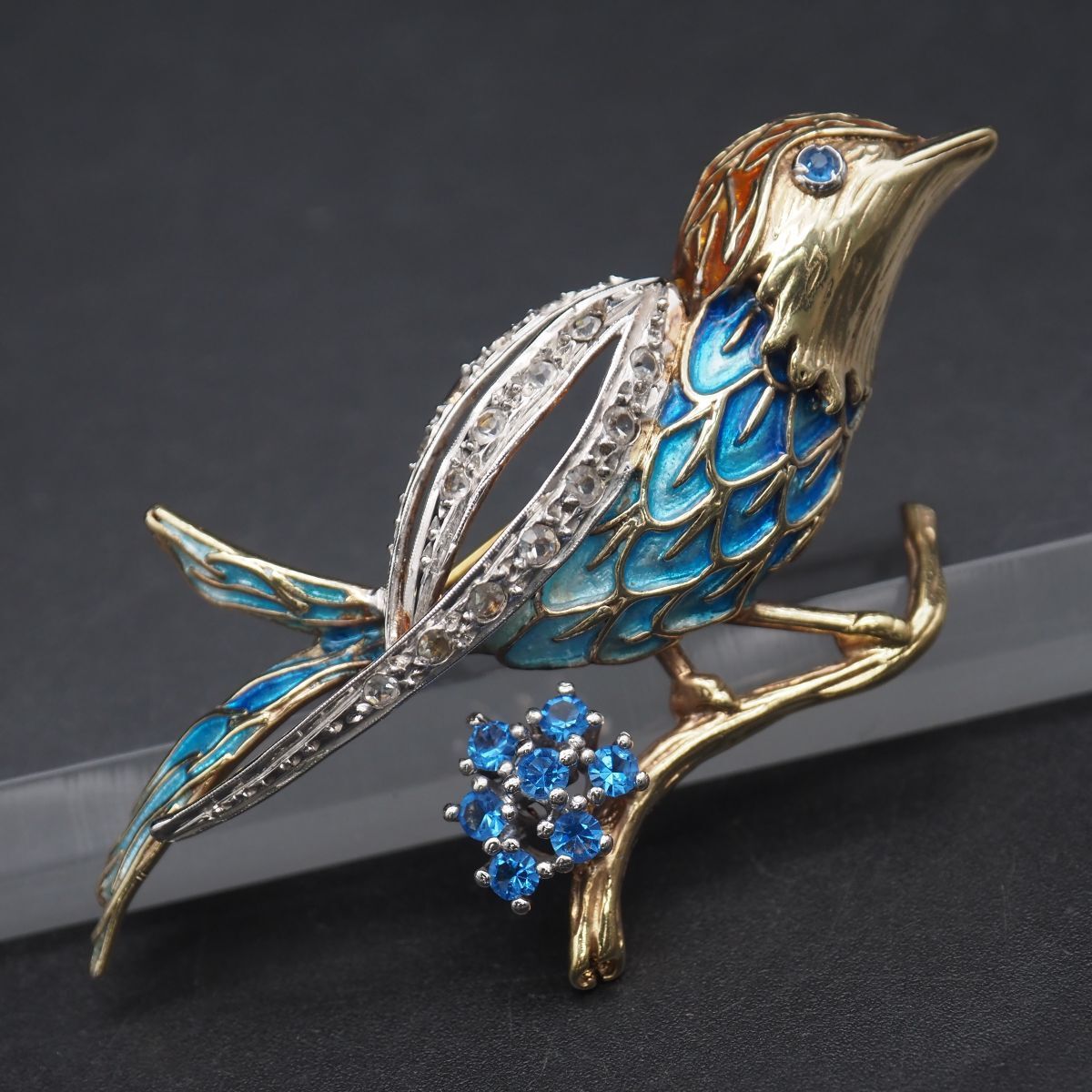 L 373 ブルーストーン ダイヤモンド風 ブローチ バード ブルーエナメル ゴールド デザイン