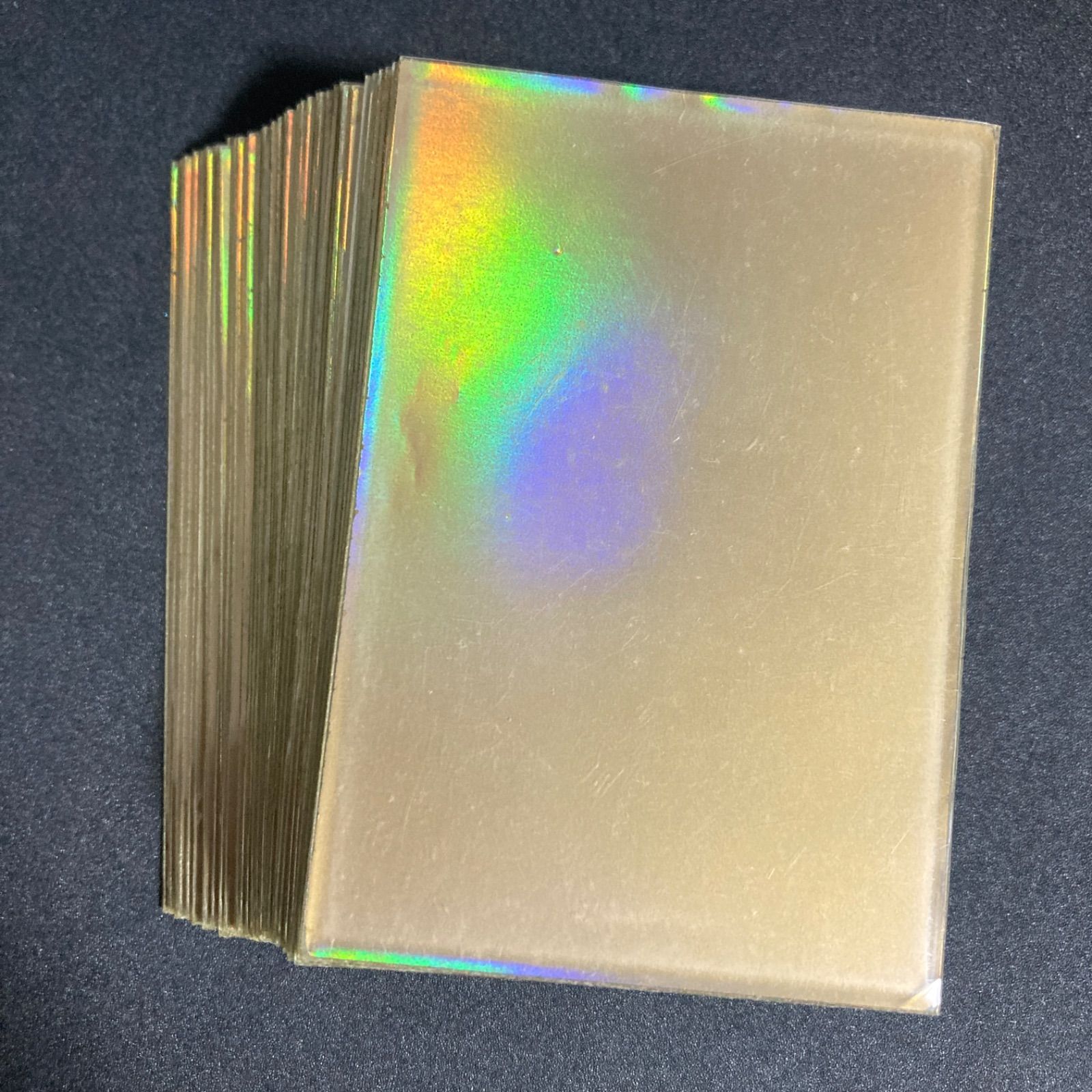 遊戯王 初期ロゴ メタリック ゴールド ホログラフィック スリーブ 40枚