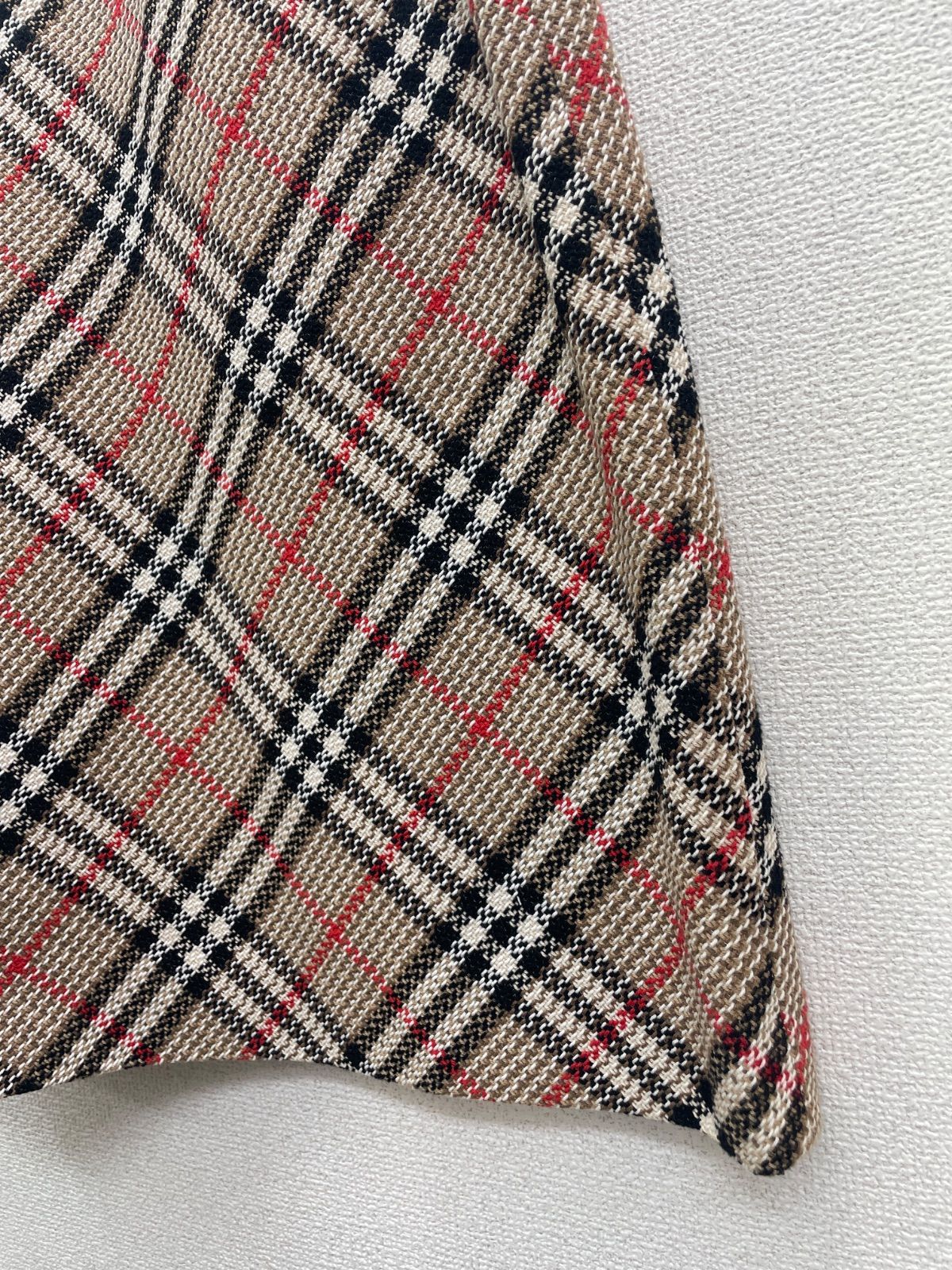 チェック柄スカート