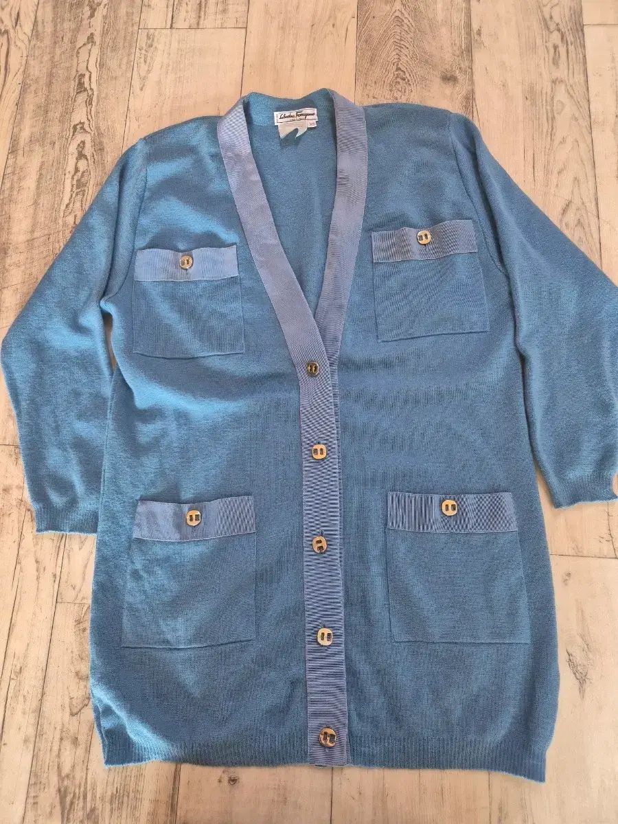  Salvatore Ferragamo レディース ウール カーディガン XS 長袖 カーディガン ボレロ アンサンブル