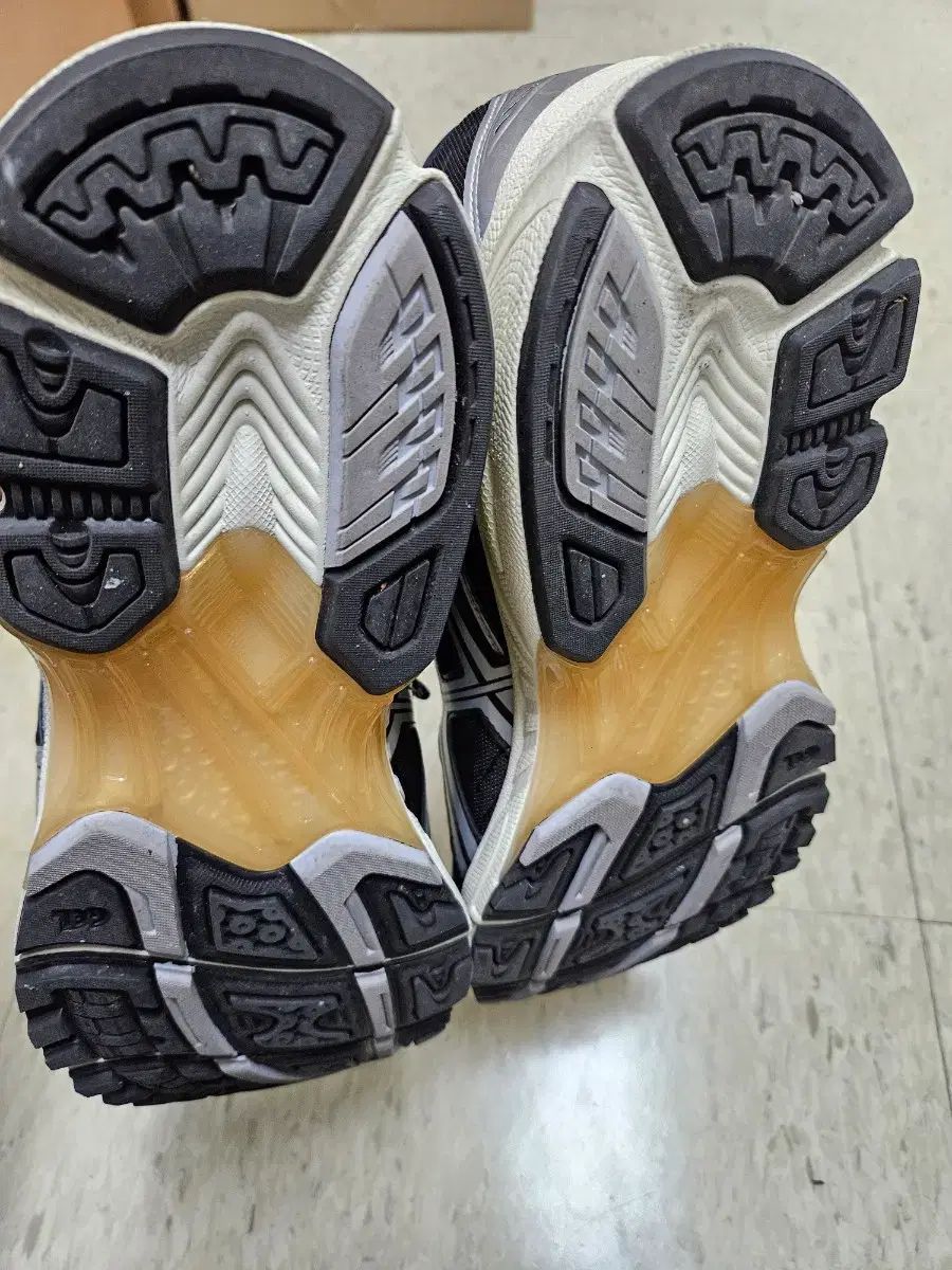 アシックス ニンバス 10 1 290