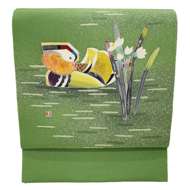 名古屋帯 リサイクル 正絹 人間国宝 羽田登喜男 九寸 縮緬 グリーン地 緑 鴛鴦 おしどり 水仙 花 水面 浜ちりめん 春 秋 冬 上質 セミフォーマル カジュアル 仕立て上がり みやがわ sb 54893