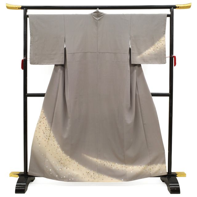 訪問着 着物 リサイクル フォーマル 正絹 袷 紫鼠地 灰紫 グレー系 くすみ ぼかし 小花 花唐草 手刺繍 金糸 上品な柄行 春 秋 冬 仕立て上がり 身丈162 裄丈65.5 Ｍサイズ みやがわ sb 16775