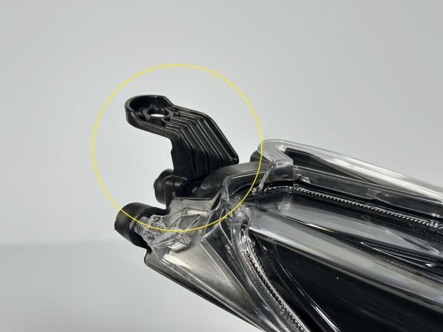 カローラスポーツ NRE210H ZWE211H NRE214H 純正 右ヘッドライト 右