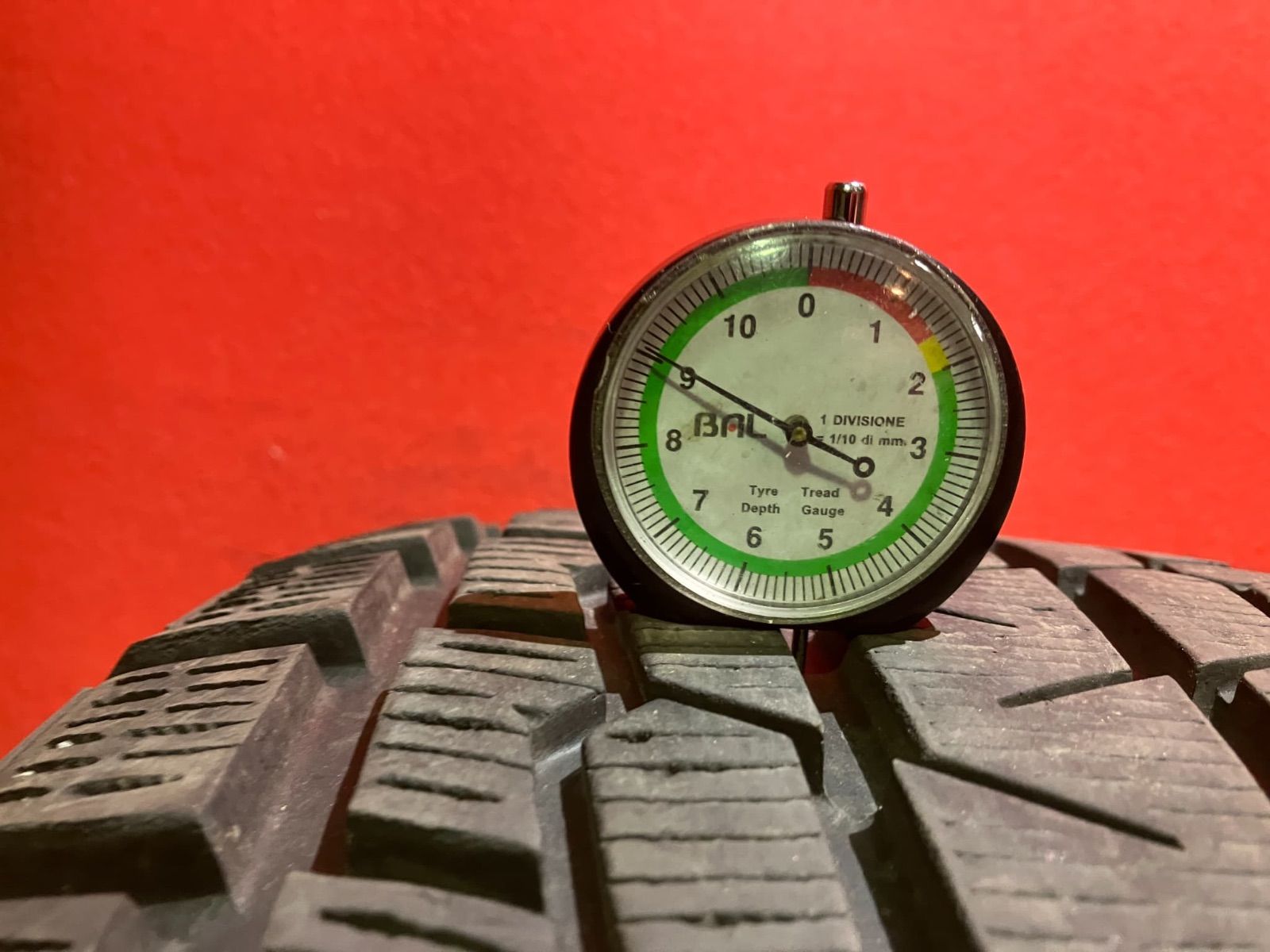 スタッドレスタイヤ 265