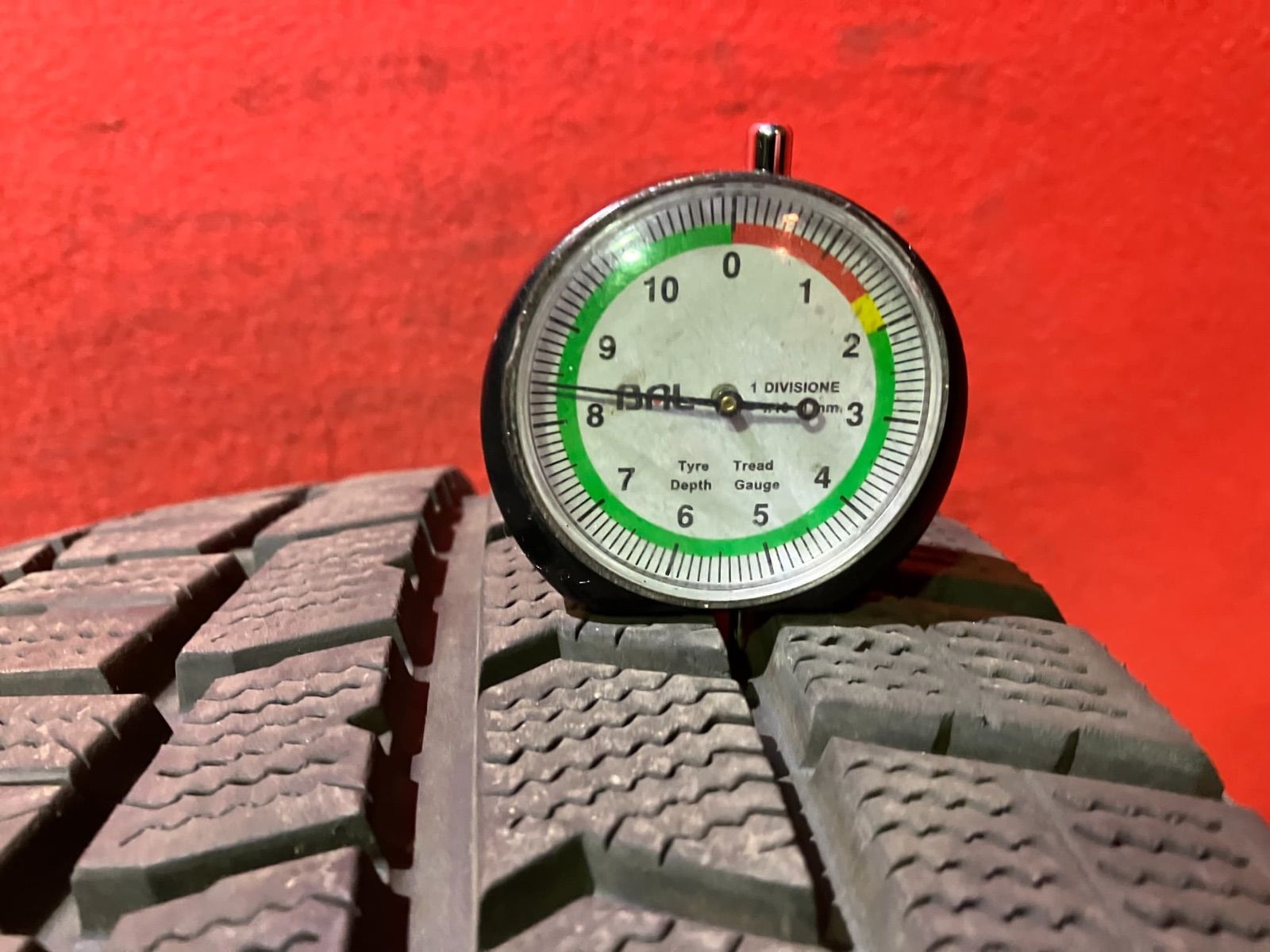 スタッドレスタイヤ 215 50 R 17 DUNLOP WM 02 4本SET