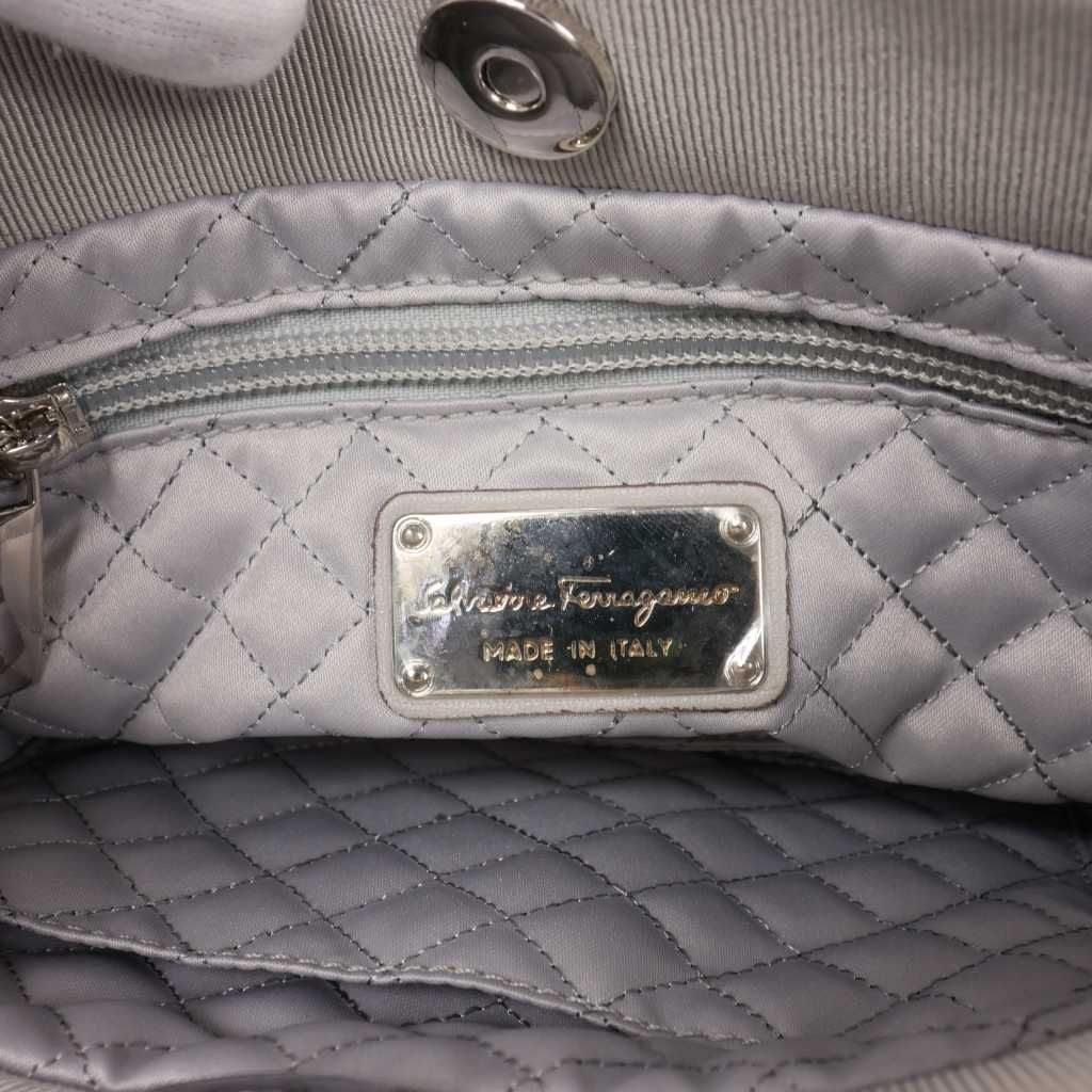 サルヴァトーレフェラガモ Salvatore Ferragamo ヴァラリボン サテン