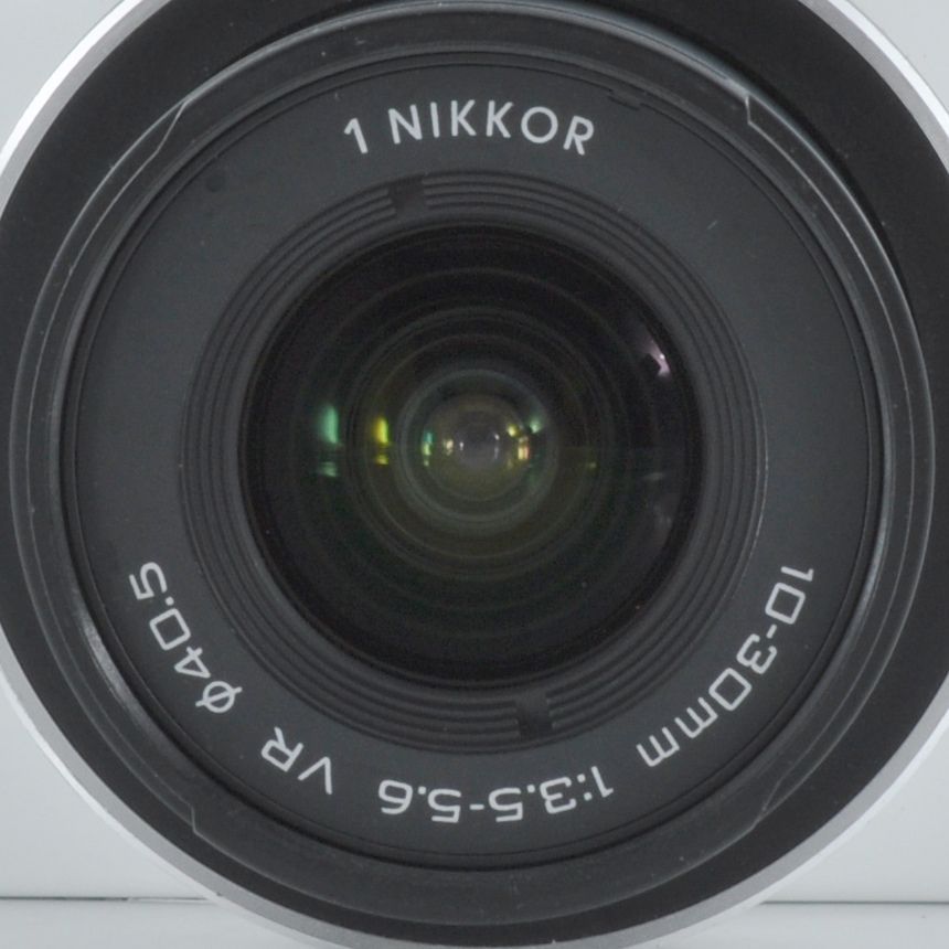 ニコン】Nikon 1 J1 White + 1 NIKKOR 10-30mm VR バッテリー 充電器