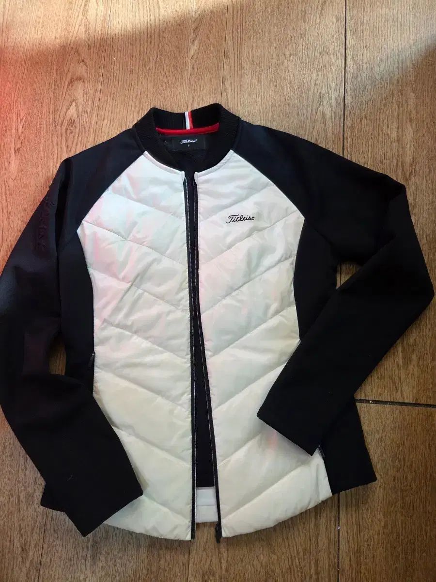 タイトリスト 白 ダウン ゴルフ ジャケット