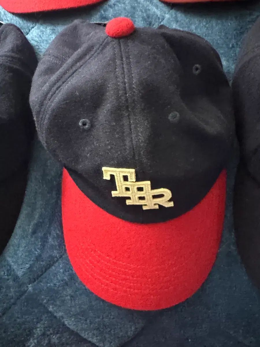 ANATOMICA スリーリバース ベースボールキャップ ネイビー レッド