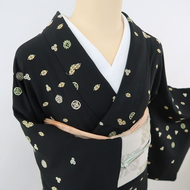 雪乃✺美品 正絹 モダン 手縫い 小紋 着物 A1953 ✾まめ藤✾m349＊正絹 刺繍 Sサイズ 手縫い仕立て 小紋 - メルカリ