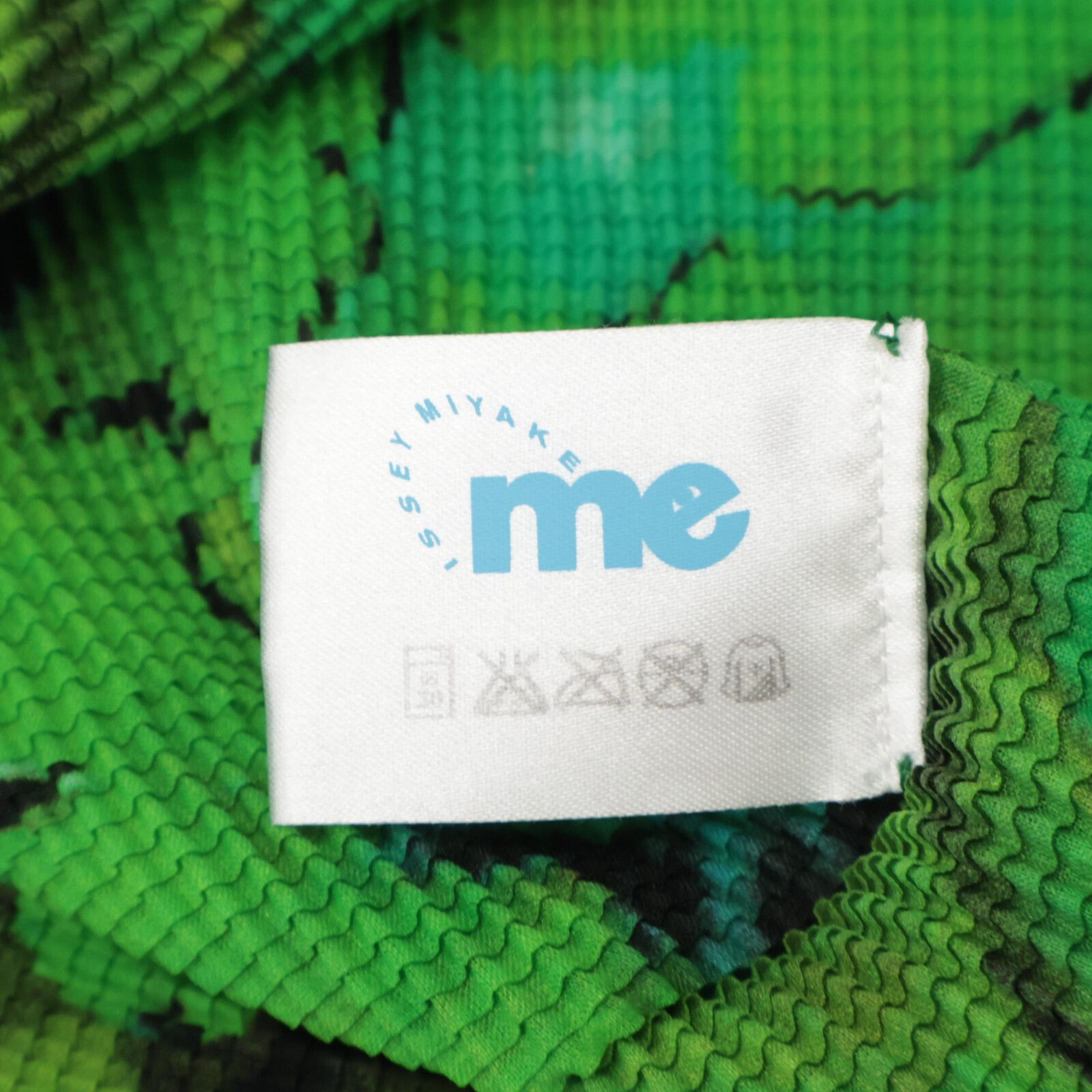 MeISSEYMIYAKE ミーイッセイミヤケ MI93FJ471 ｸﾞﾘｰﾝ 花柄 ｽﾄﾚｯﾁﾌﾟﾘｰﾂ