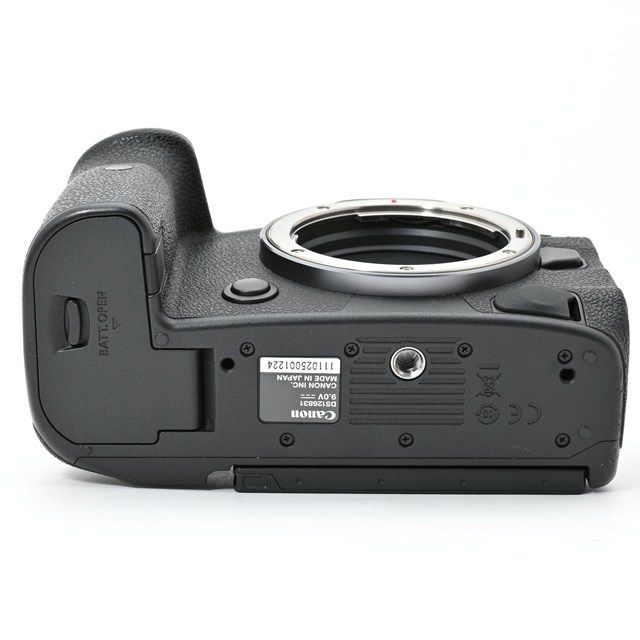  Canon EOS R 5 ボディ シャッター数 以下 全体的に な外観 左下角部 ストラップ部に小削れあり フルサイズミラーレス ミラーレス一眼 デジタルカメラ