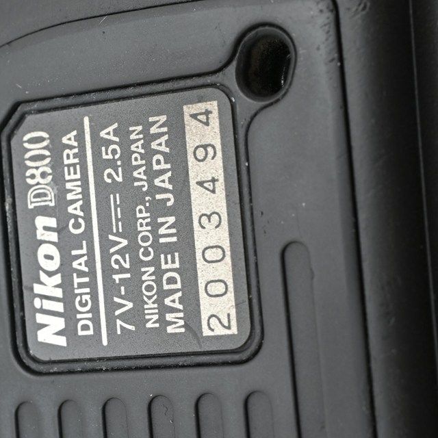  並品 Nikon D 800 ボディ 約13万ショット実用品 フルサイズFX対応 デジタル一眼レフ 専門スタッフによるリペア塗装済 デジタル一眼レフ デジタルカメラ