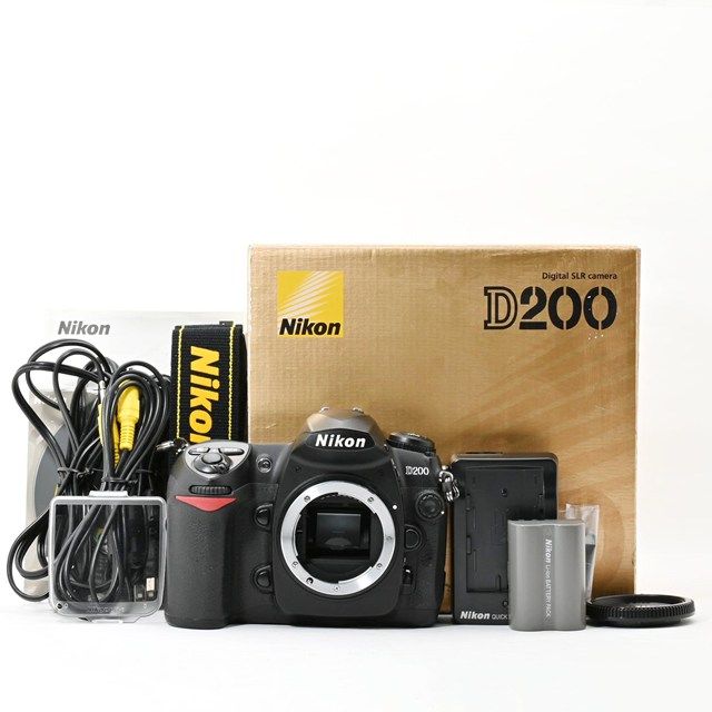 良品＞ Nikon D200 ボディ｜シャッター数16,000枚｜付属品完備｜堅牢
