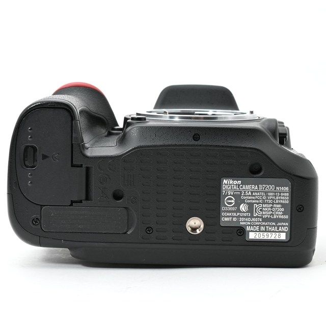 美品＞ Nikon D7200 ボディ｜シャッター数8,739枚｜高画素APS-C一眼