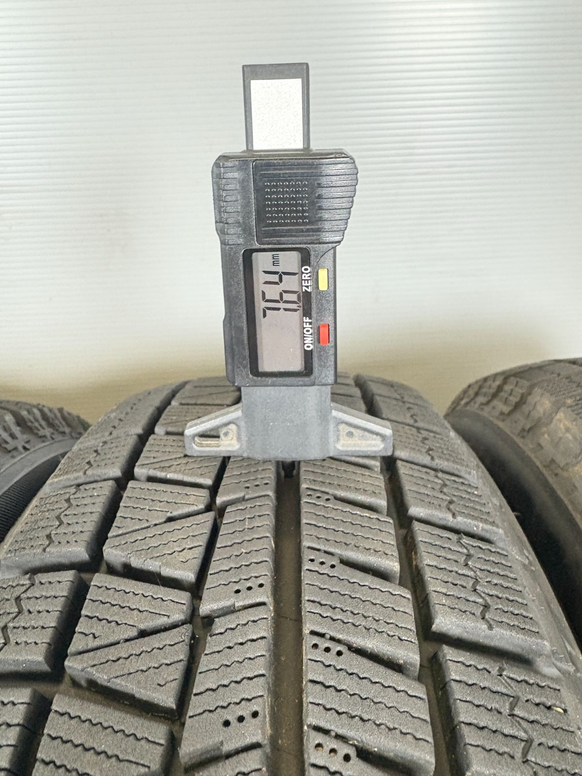  165 65 R 14 ブリヂストン 製 4本 冬 タイヤ スタッドレス TA 890 14インチ スタッドレス