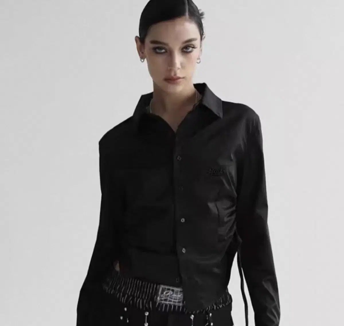 ブラック シャーリング