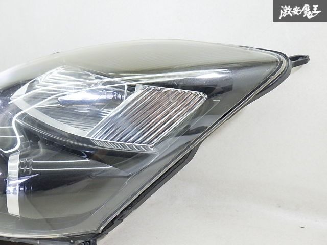 アイシス ANM10 ヘッドライト 左 81130-44331 アイシス