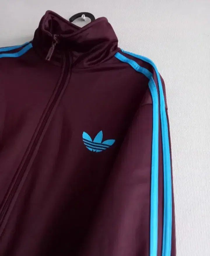 アディダス ファイヤーバード バーガンディ マルーン スカイブルー トラックジャージ ジャージ ジップアップジャージ 100