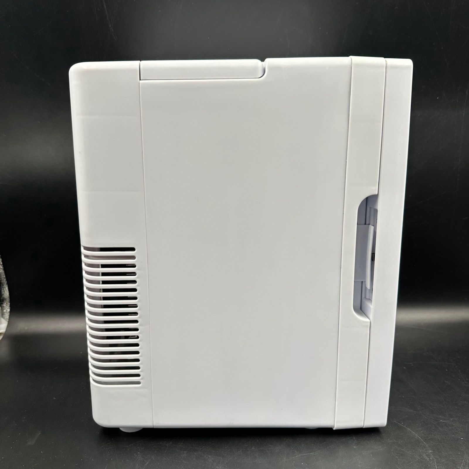 アズマ ポータブル冷温庫 EAR-802 2019年製 8L 冷蔵庫 - メルカリ アズマ ポータブル冷温庫 EAR-802 2019年製 8L 冷蔵庫 - メルカリ